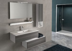 Composizione di arredo bagno con specchio, lampada a led, mensola sottospecchio e lavello in ceramica (su base 100cm) | Progetto Bagno